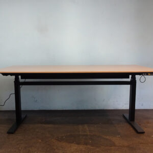 Tisch höhenverstellbar