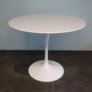 Saarinen Tisch
