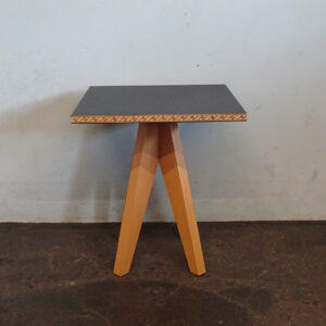 Beistelltische gross